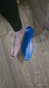 If anyone can locate a sizer that will measure the biggest female feet