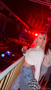 Do u like when it crowded im ambiwert person so i am 50 50 can chose