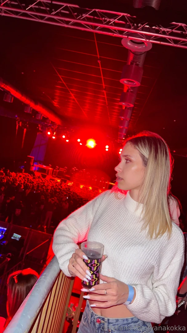 Do u like when it crowded im ambiwert person so i am 50 50 can chose part 2 