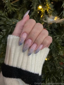 My new manicure for winter holidays actually do u like when girls have