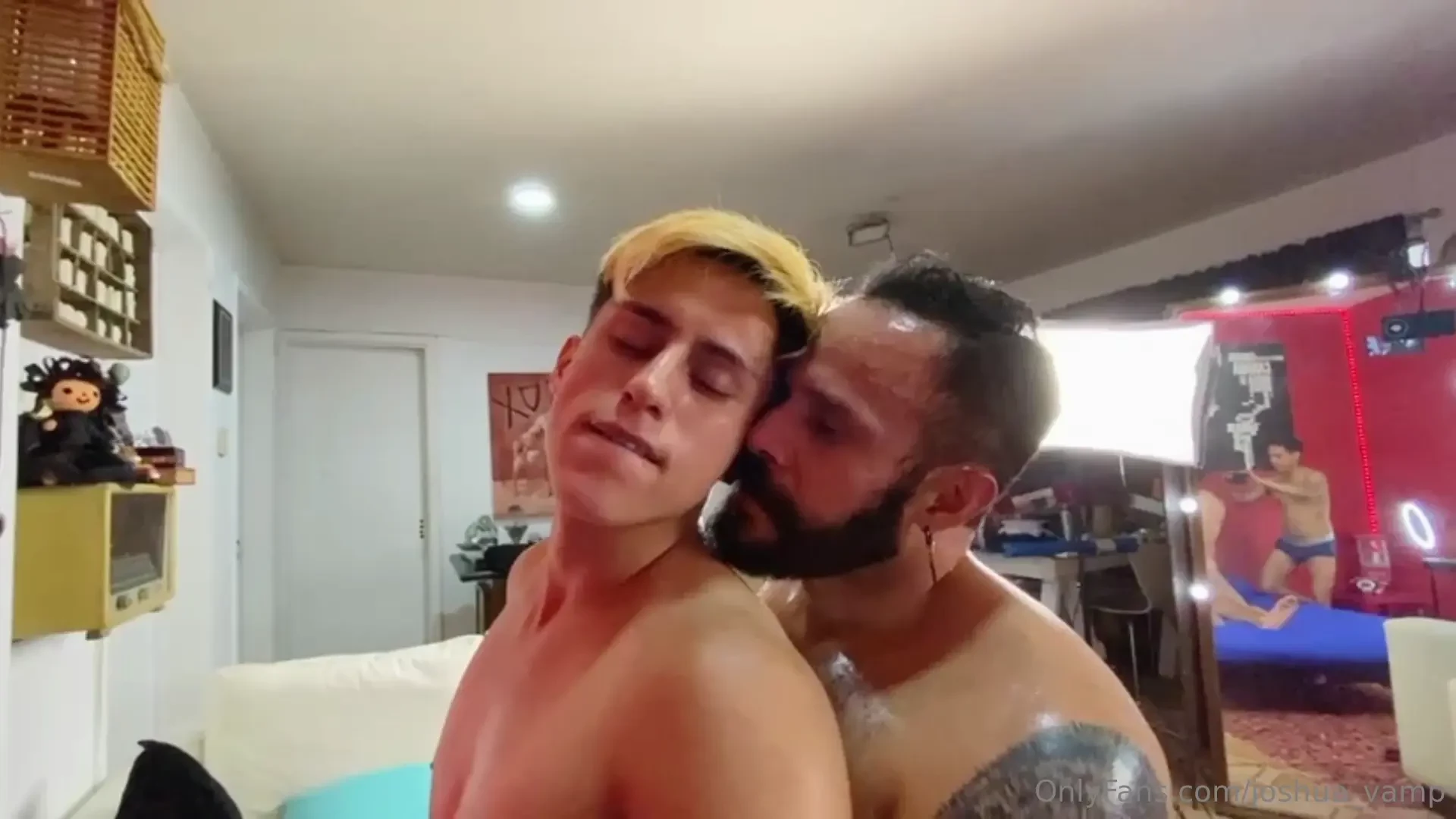 4 videos de mi contenido junto a charlydiaz pakocortes88 y chakafox en 