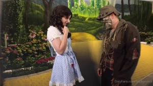 Dorothy getting dicked down by scarecrow hehe