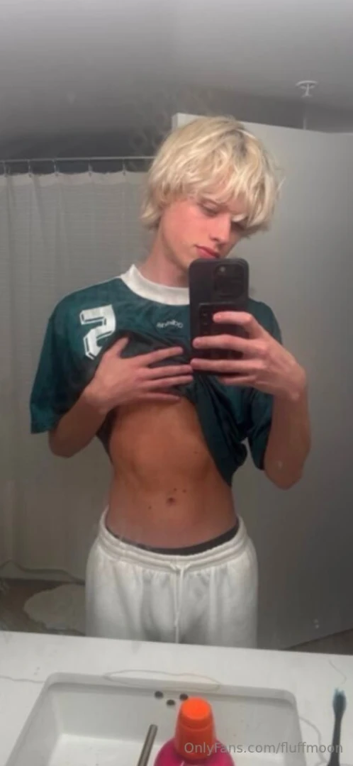 Treat me like a princess and i ll do anything for you 