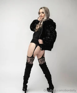 How s everyone s night going comment for a dm