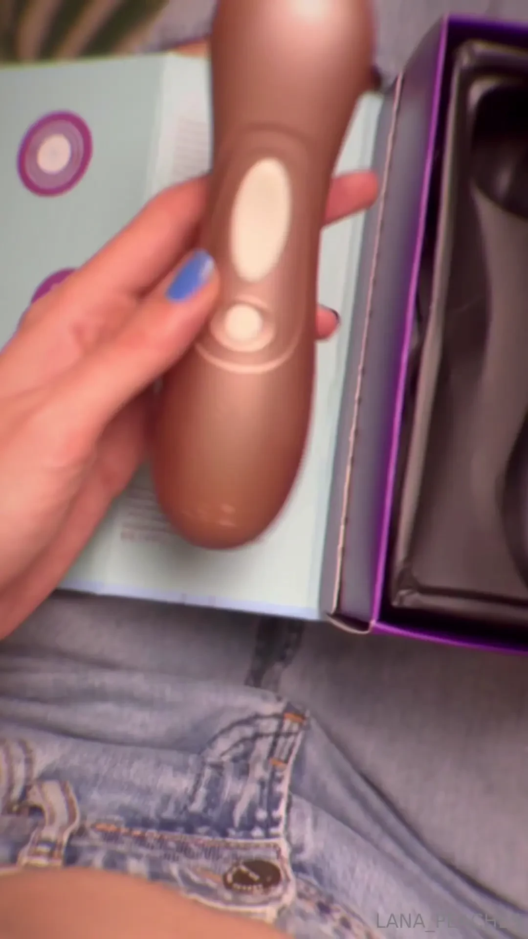 Happy sunday here is my unboxing video i hope you guys like stuff like 