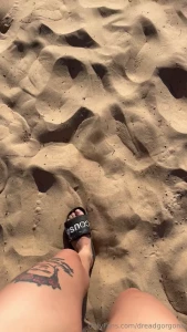 This is how a goddess deserves to spend her life beautiful and free in