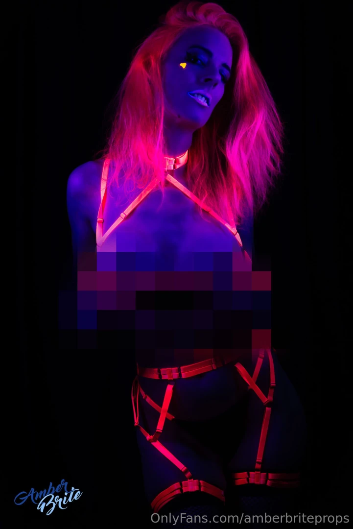 So i dyed my hair last week it s so neon that it glows in blacklight i 