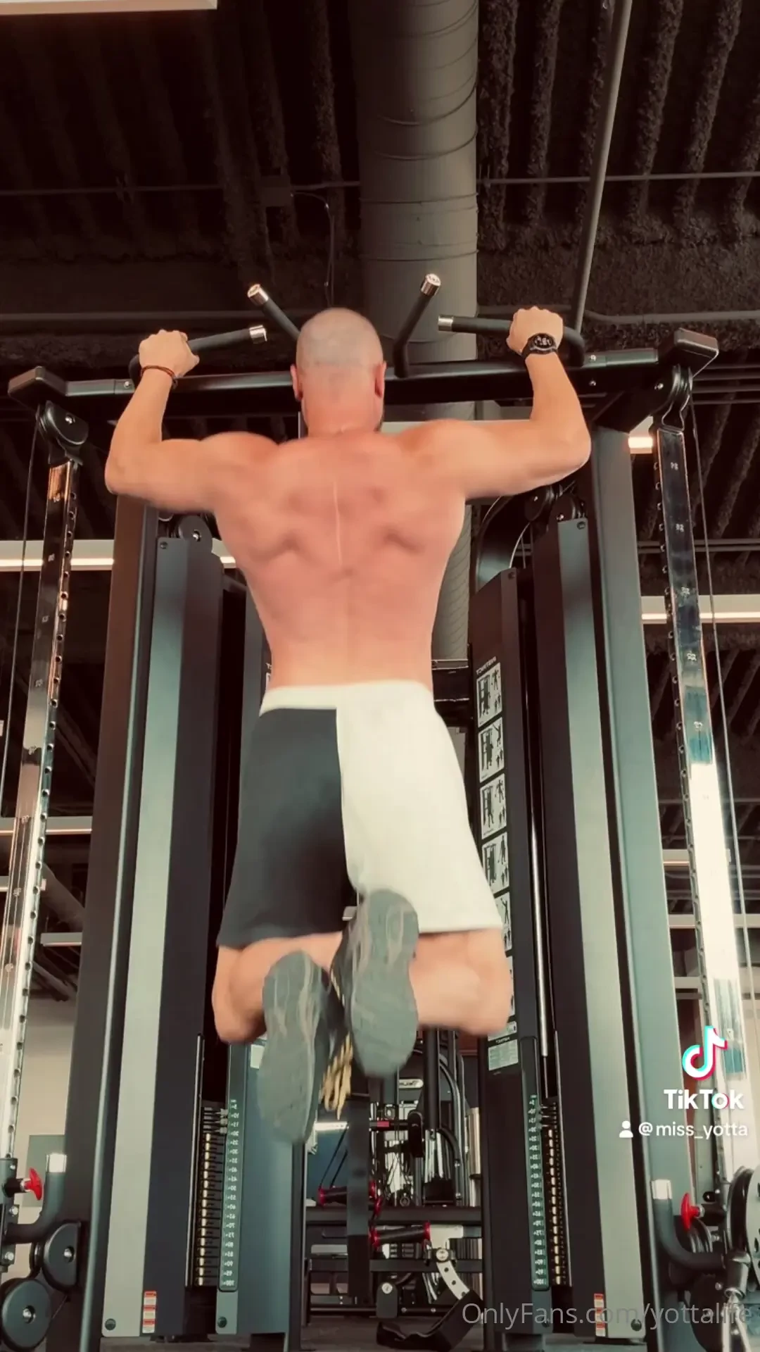 Wer will meine belohnung sein f r das harte training wer leckt den 