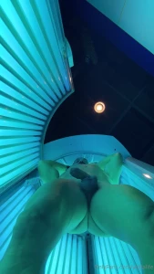 I will dass du meinen schwanz im solarium leer lutscht suck me dry