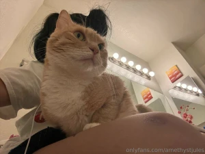 Spent the last hour playing with my cat and its the highlight of my