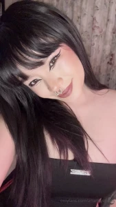 Bet my smile is not the only thing you ll wanna see tonight drop me a