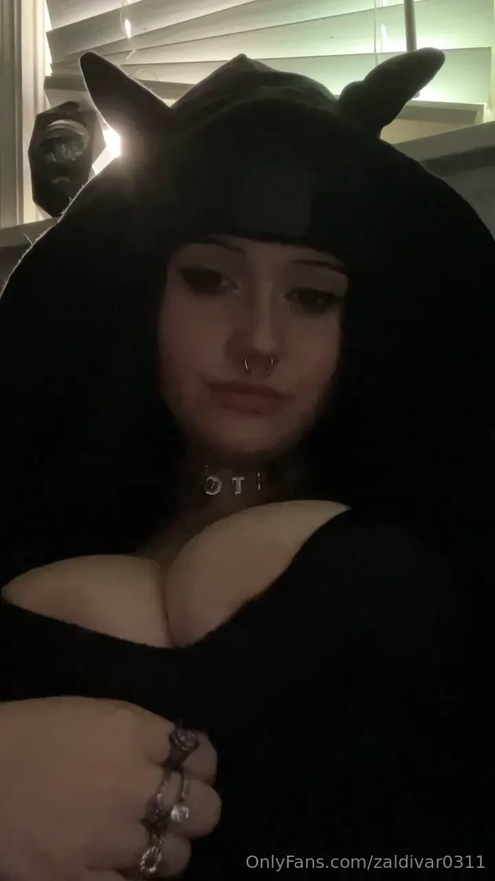 Me being into women amp genuinely being turned on by my own titssss 