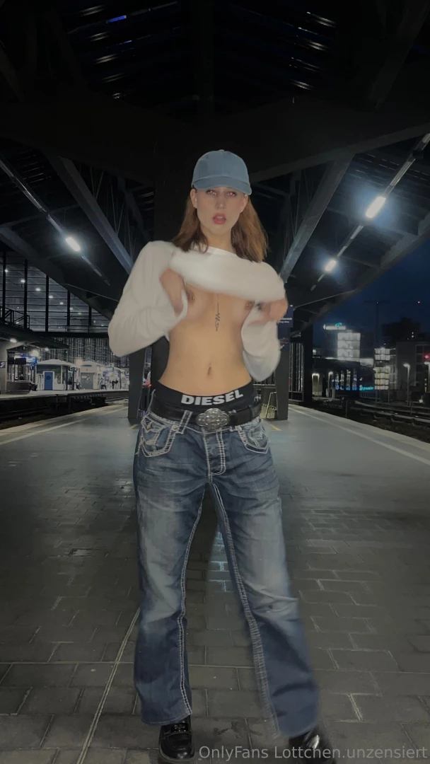 Darf man oberk rper frei am bahnhof stehen ich fand es ein bisschen 