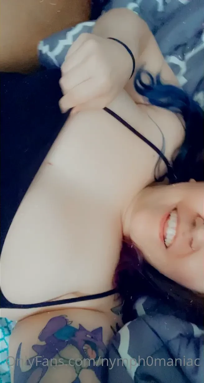 I still have not stopped my period so here s some bouncing titties 