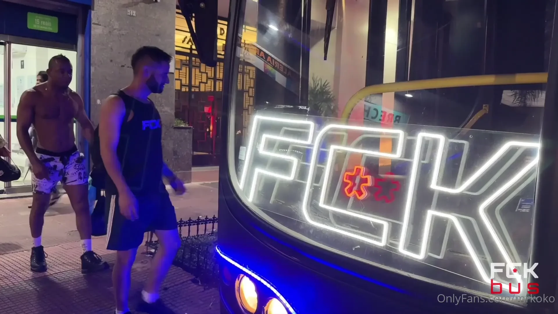 Long version p1 2 el bus de fuckparty en estuvo muy rico primera vez 