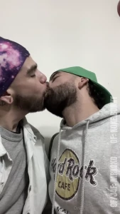 Besos con este bomb n