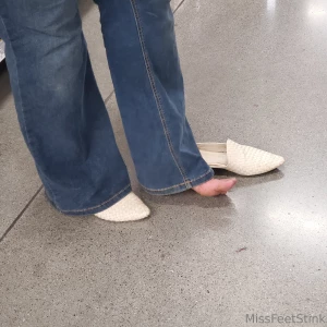 Stepped out of my foul mules in walmart god almighty did my feet stink part 1