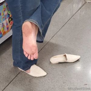 Stepped out of my foul mules in walmart god almighty did my feet stink part 2