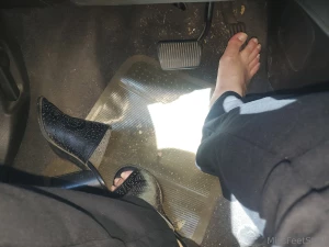 These open-toed heeled mules look really good on me i always get part 1