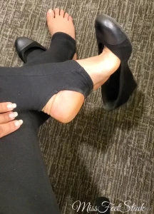 For some reason you all enjoy seeing me in my stirrup leggings maybe