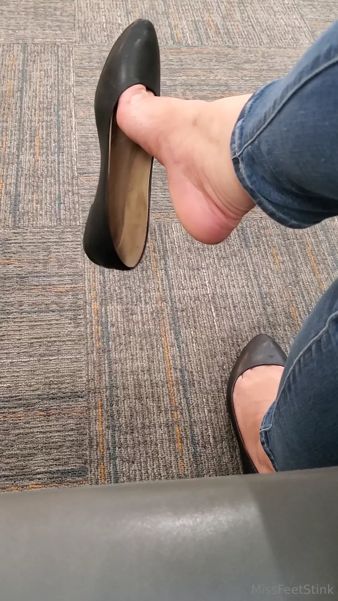 A little dangle at the mall a little nylon dangle at work crossed legs 