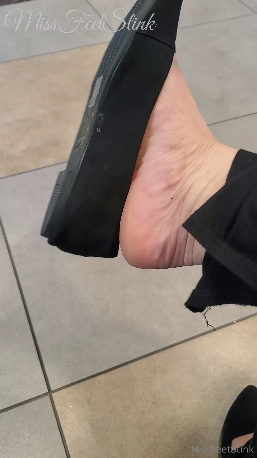 Two clips for you tonight watch me dangle my flats out in public i don part 1 