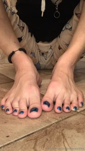 Blueberry toes suck it lick it part 1