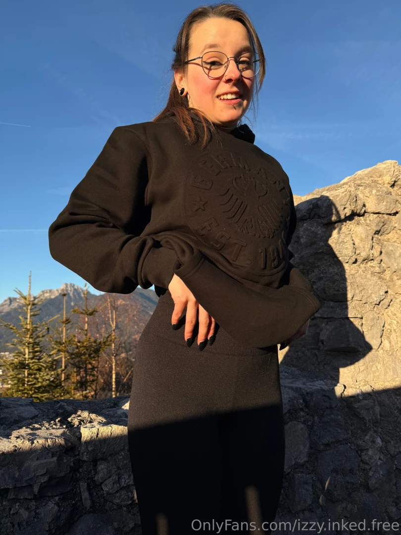 Die hei eren bilder bekommt ihr auf meinem anderen account ob man mir 