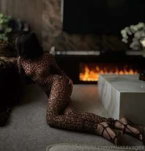 Cum warm yourself up by the fire with me