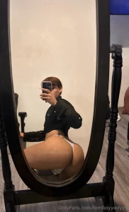 Siempre me pongo hot antes de irme a dormir manda dm y ay dame un poco