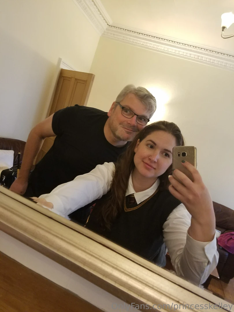 I mentioned in the livestream yesterday some photos from a scene part 2 