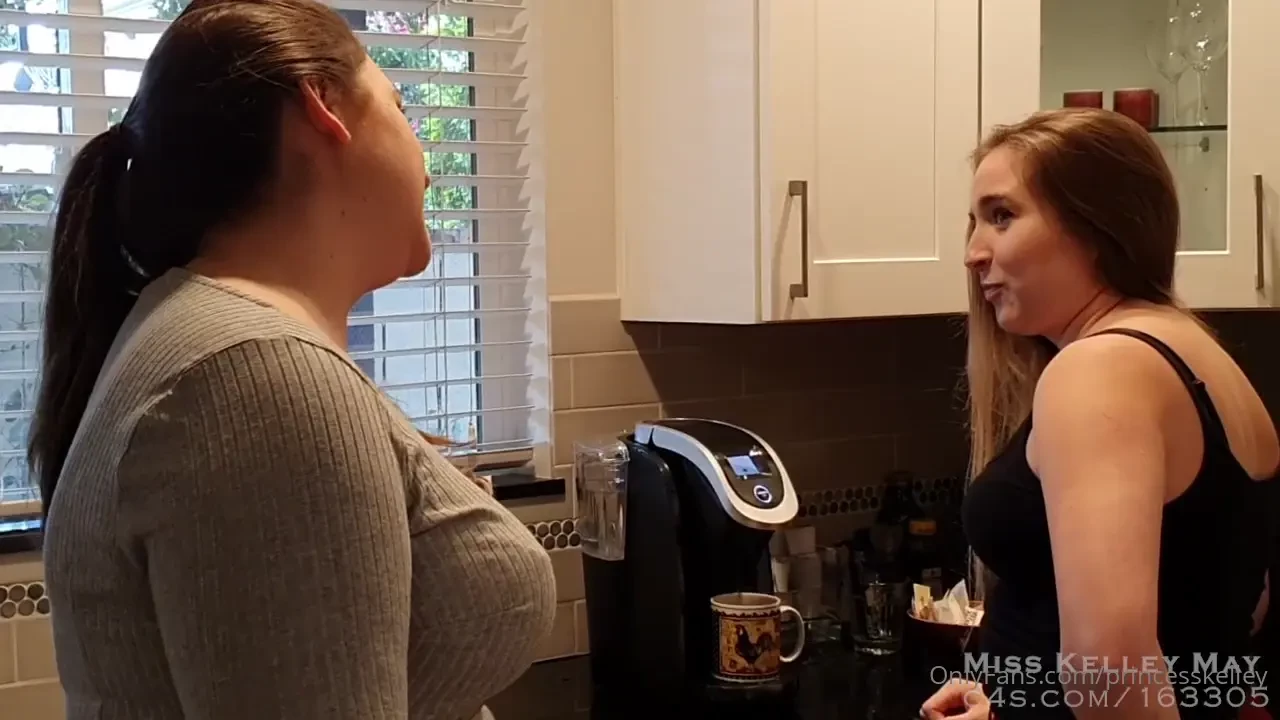 Full length video auntie kelley and naughty reyna reyna has been sent 