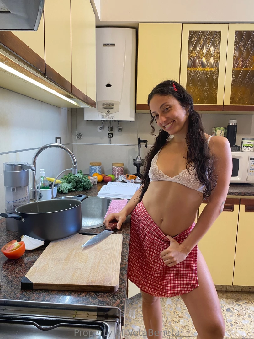 Live today 4 pm utc-3 i m baking a gluten-free banana cake barely in 