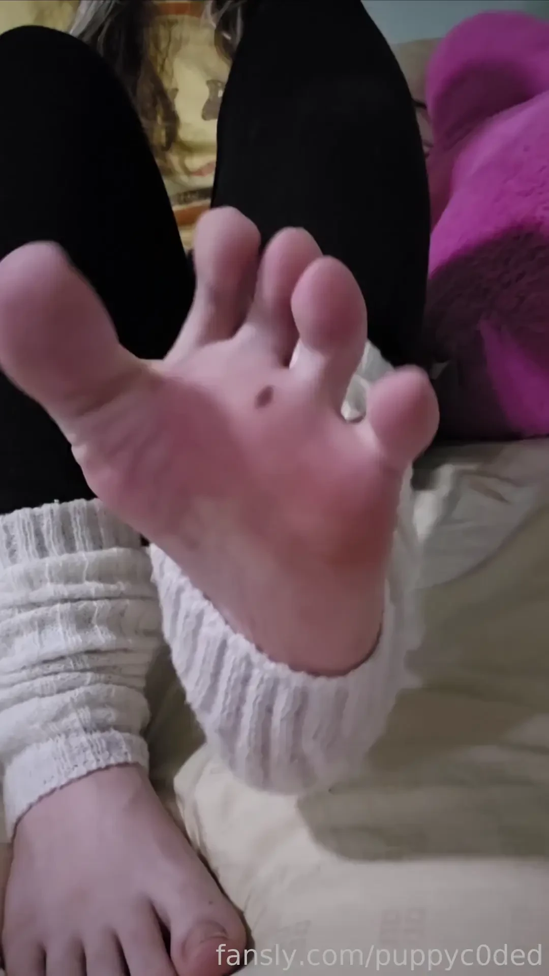 Come sniff my paws loser feet 