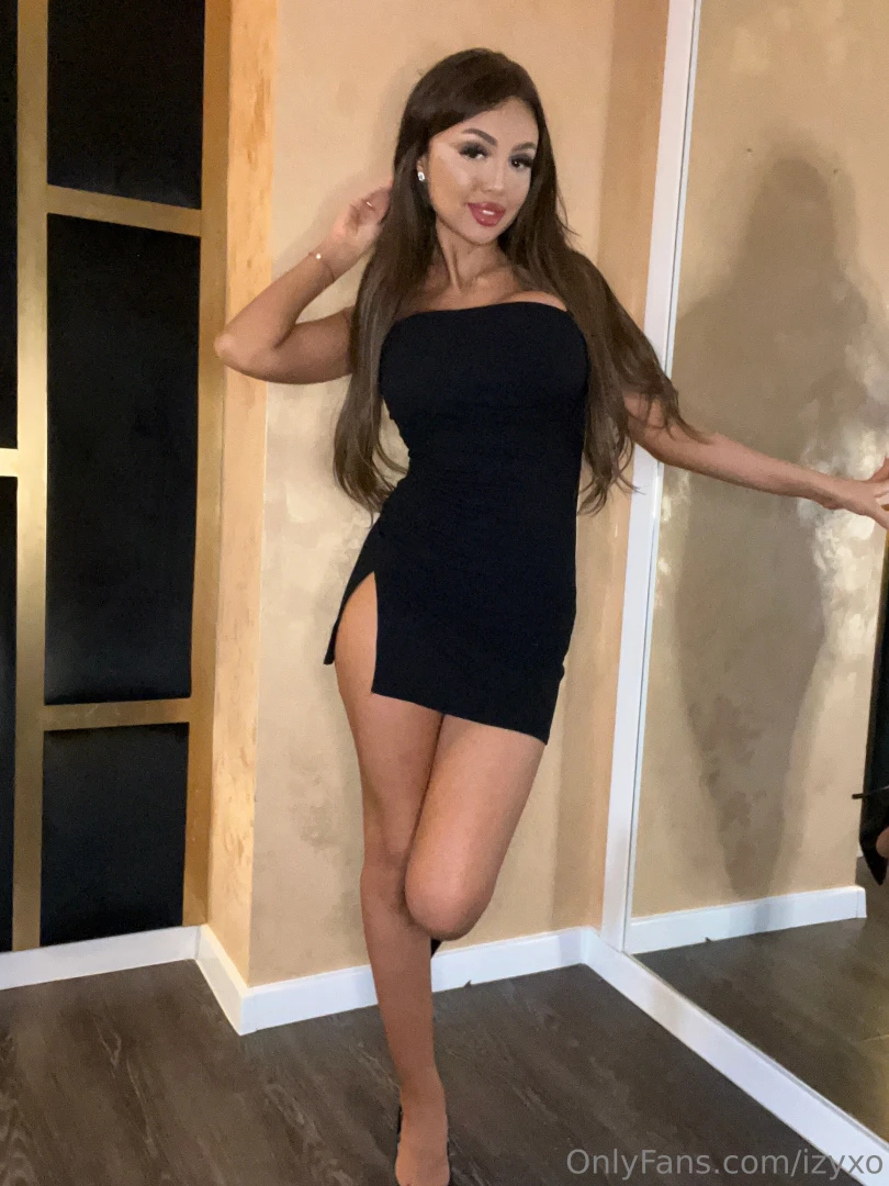 Hey babe how does this dress look 