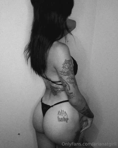 I love how my body looks in this black white filter