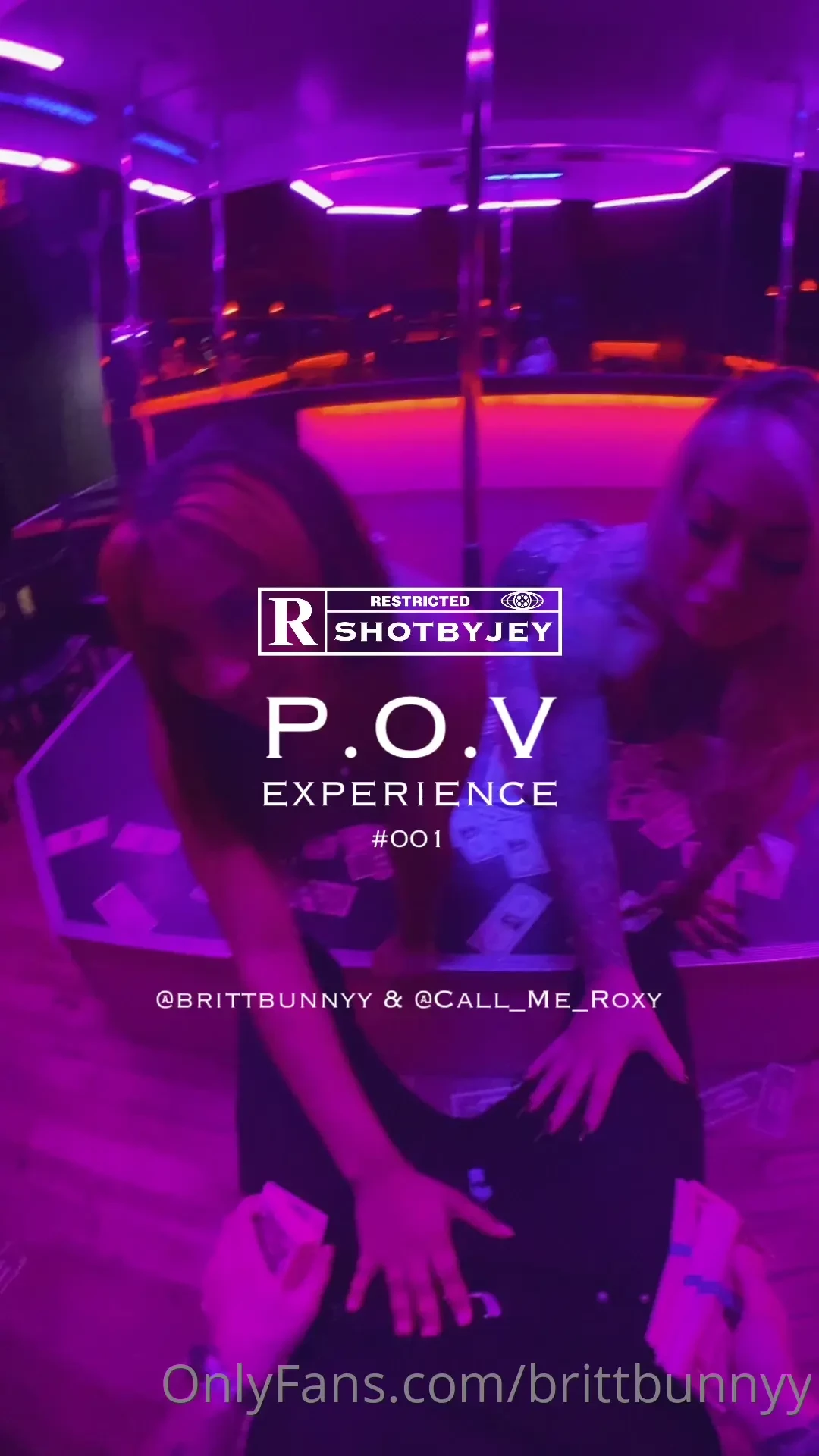 Moi et mon amie call_me_roxy on fait une danse erotique notre client 