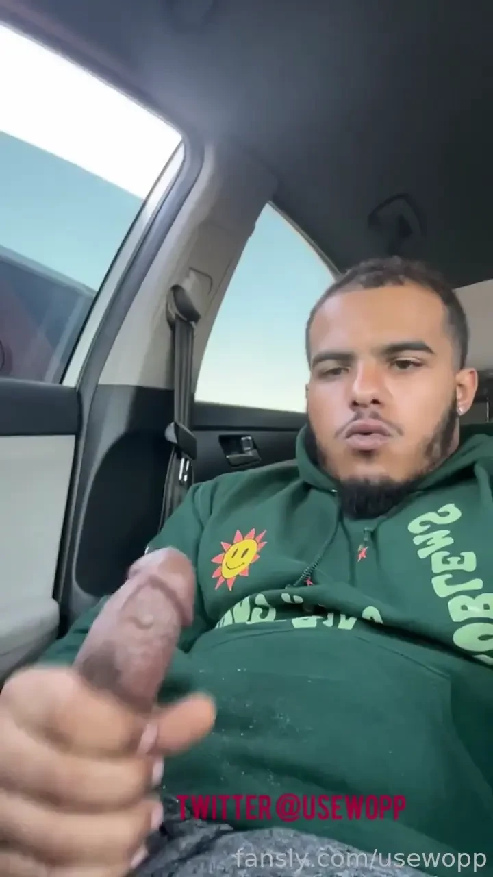 Who wanna come lick the cum off my face 