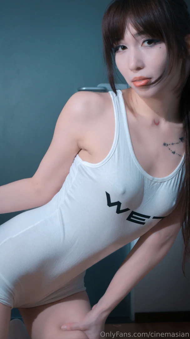 Some cameltoe in your timeline part 4 