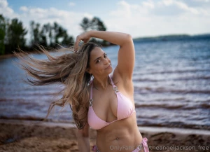 Who else is happy it s finally bikini season again