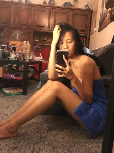 Bin noch klatschnass das handtuch klebt an meiner haut rutscht bei part 1