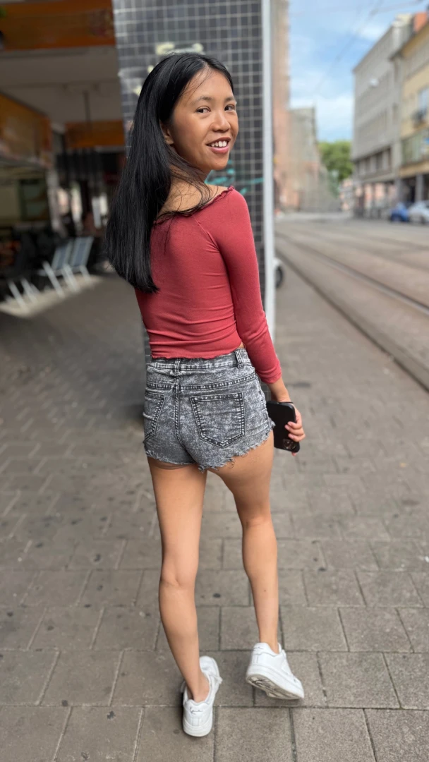 Ich wei du hast s l ngst gesehen wie sich meine titten unter dem engen part 7 