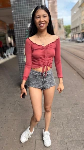 Ich wei du hast s l ngst gesehen wie sich meine titten unter dem engen part 3