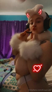 Eating and dancing around with playing gta