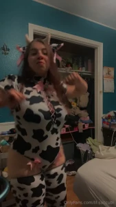 Costume shopping is everything to me i felt like a fucking insta model part 2