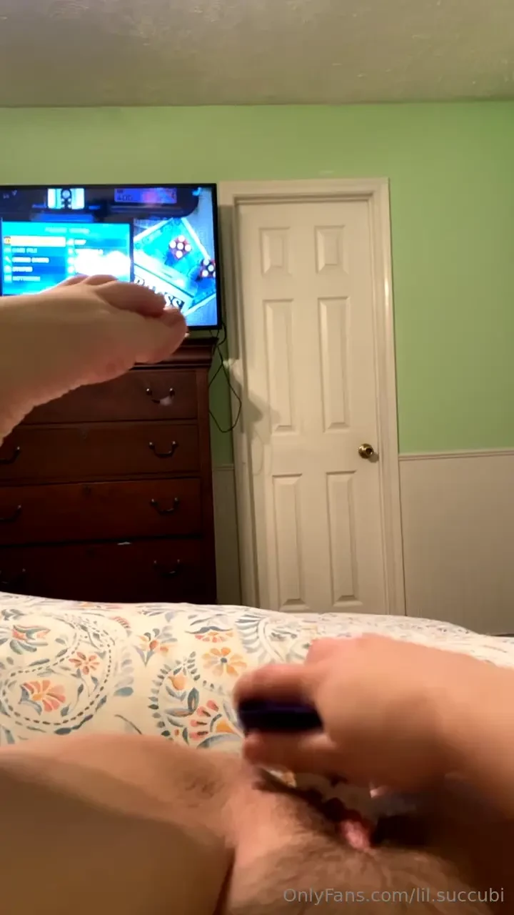 Part 2 of me playing with my star spangled dildo 