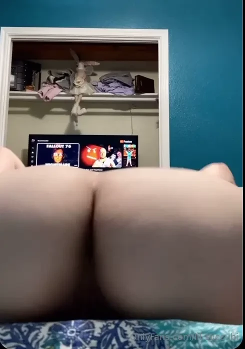 On the 3rd day of christmas succi gave to me 3 fuckable holes part 1 