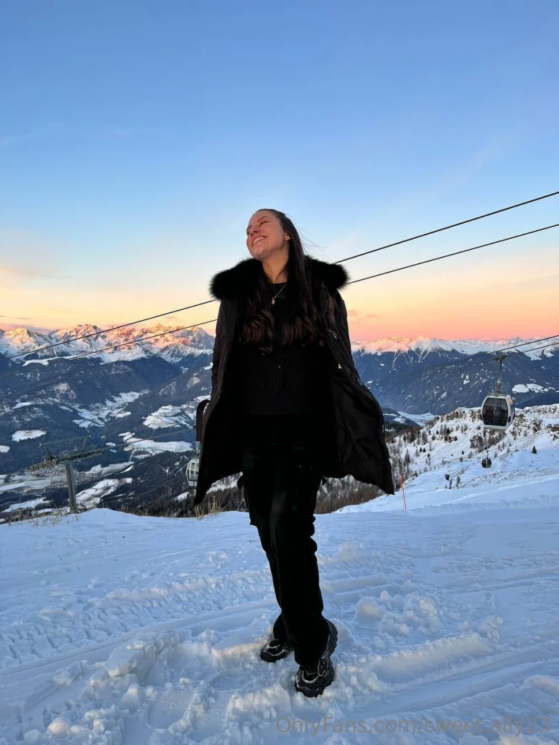 Do i sparkle more than the snow 