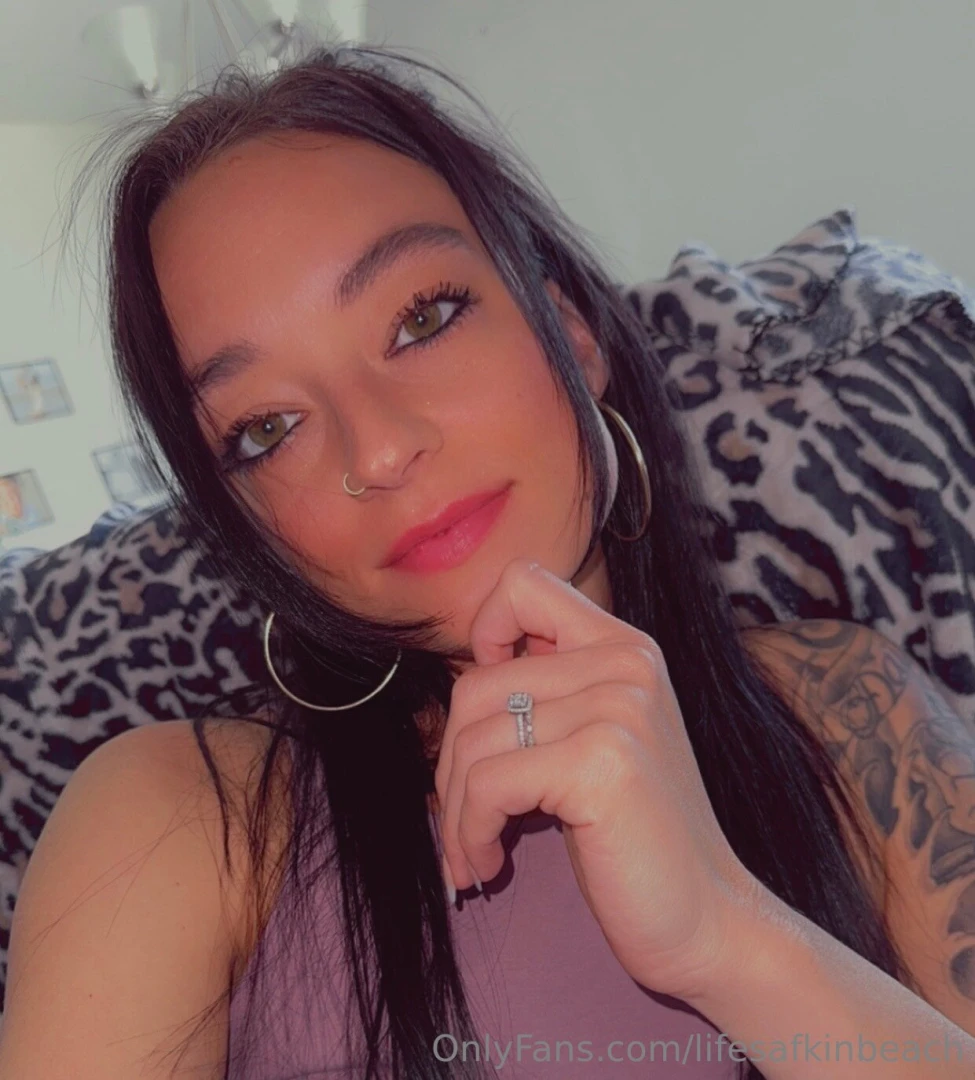 Back camera selfies always get my eyes right 