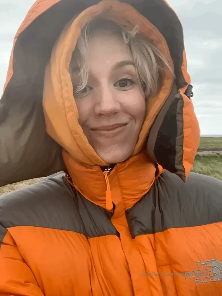 I just started making gifs and i found this so cute good morning 